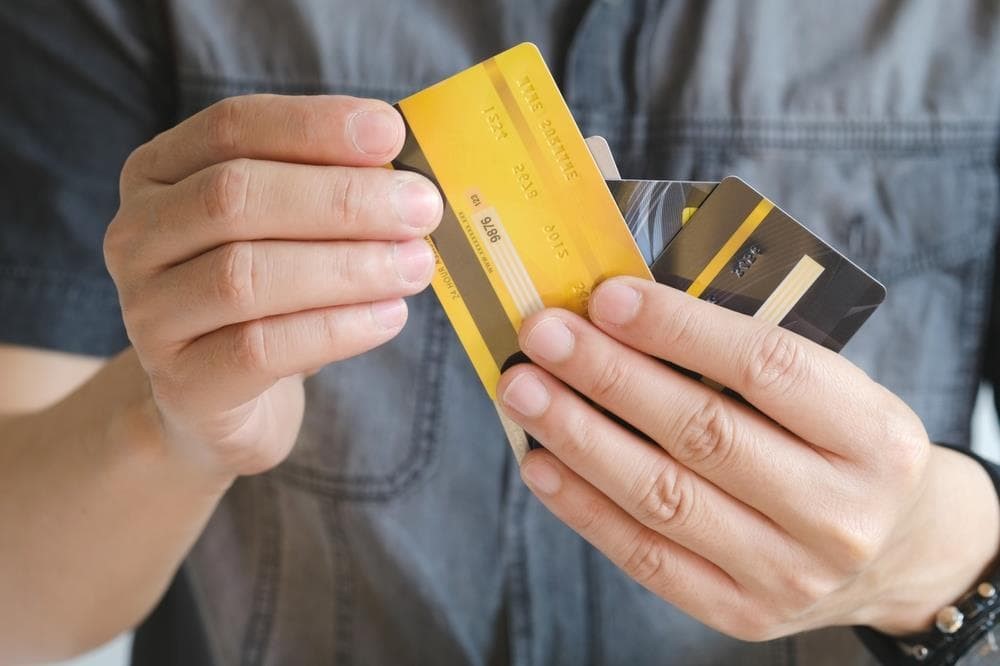 ¿Qué es una tarjeta revolving y cómo reclamar si te han cobrado intereses abusivos?
